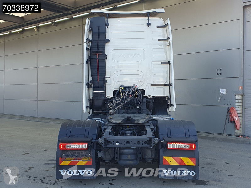 Tahač Volvo 500 4X2 XL 2x Tanks ACC