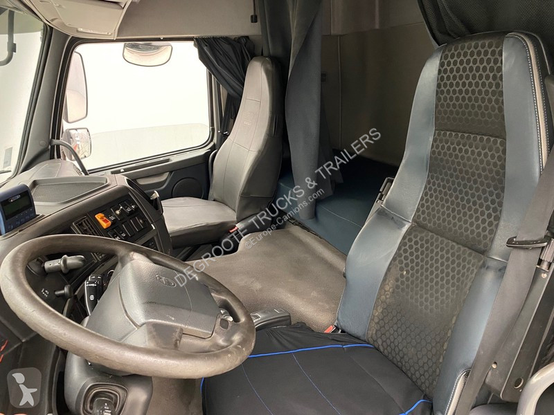 Tahač Volvo 460 - 6x4 - ADR