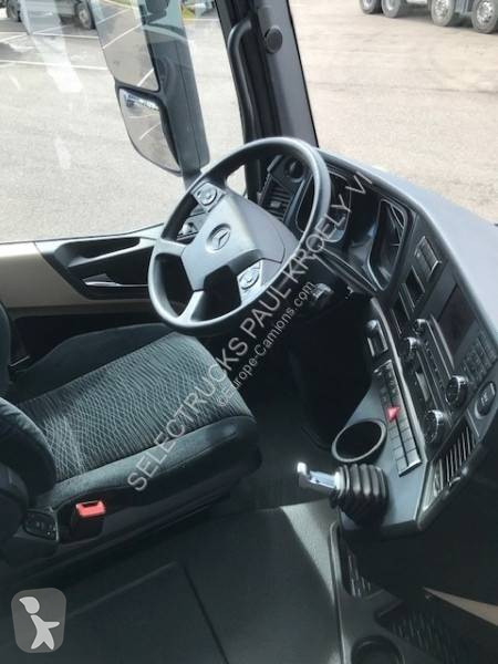 Tahač Mercedes