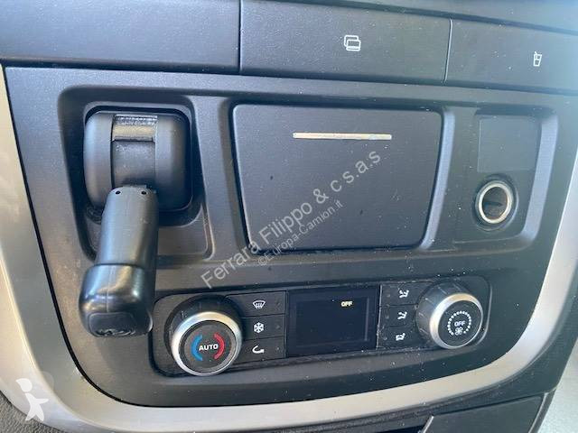 Traktor Iveco