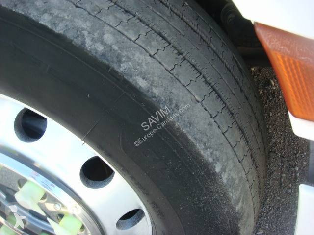 Tahač Mercedes