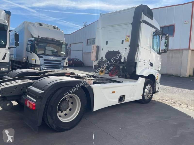 Traktor Mercedes