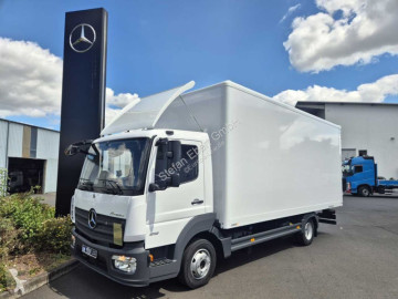 Camion fourgon Mercedes neuf