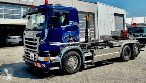Camión portacontenedor de gancho Scania