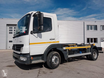 Camion porte containers Mercedes