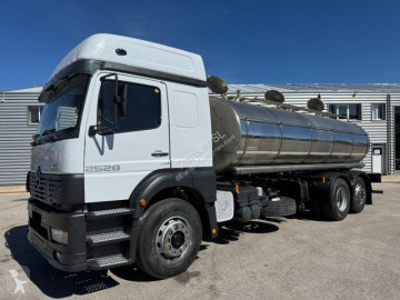 Camion citerne alimentaire Mercedes