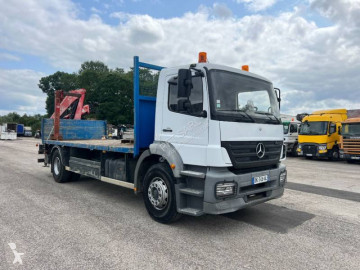 Camion grue Mercedes