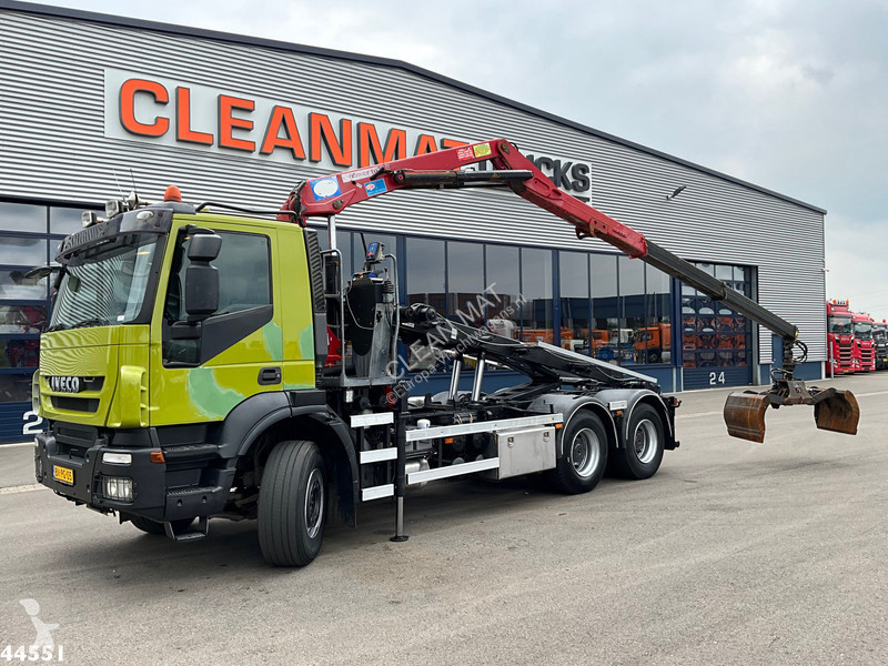 Camion Iveco AD260T41 6x4 HMF 16 Tonmeter Z-kraan