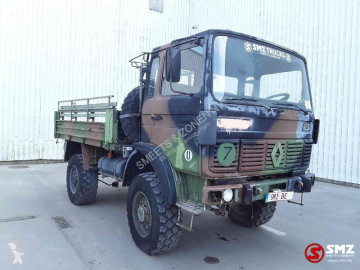 Camion militaire Renault