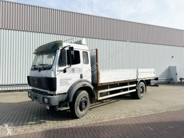 Camion plateau Mercedes