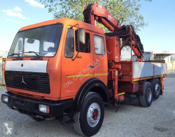 Camion grue Mercedes