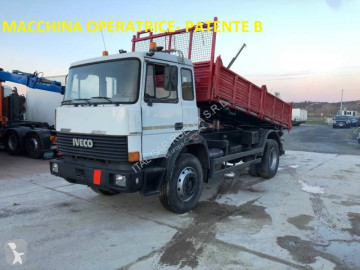 Camion tri-benne Iveco