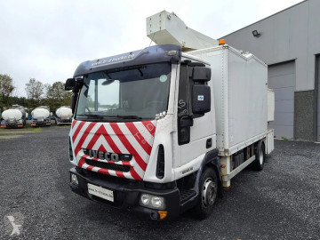 Camion nacelle Iveco