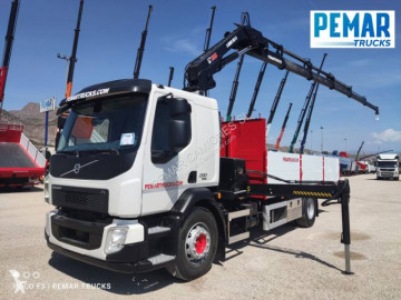 Camion grue Volvo