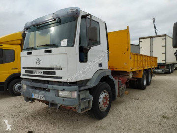 Camion plateau ridelles Iveco