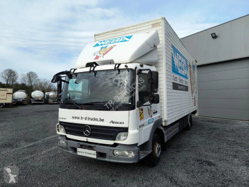 Camion fourgon Mercedes