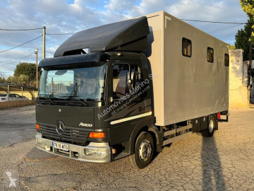 Camion van à chevaux Mercedes
