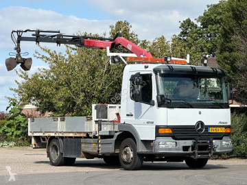Camion grue Mercedes