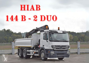 Camion grue Mercedes