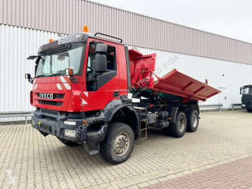 Camion tri-benne