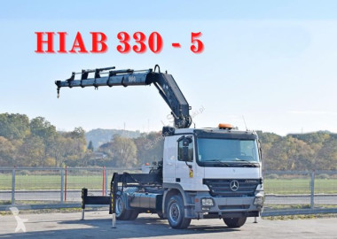 Camion grue Mercedes