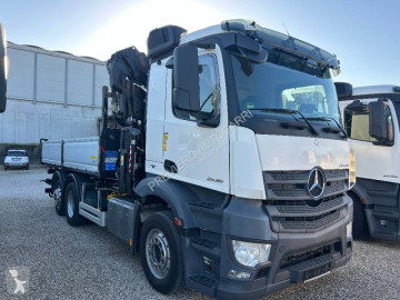 Camion tri-benne Mercedes