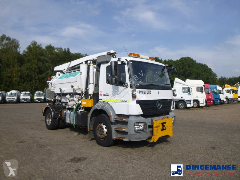 Camion Mercedes 1824 4x2 RHD Whale vacuum tank...