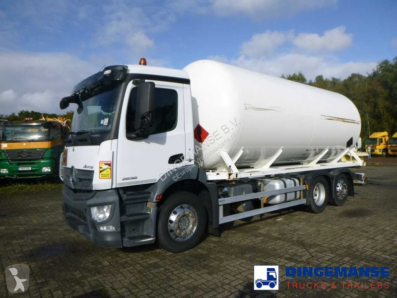 Camion Mercedes 2635 6x2 gas tank 28 m3