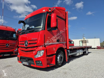 Camion plateau standard Mercedes