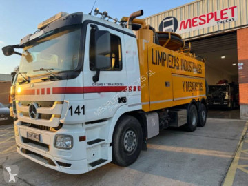 Camion aspirateur Mercedes