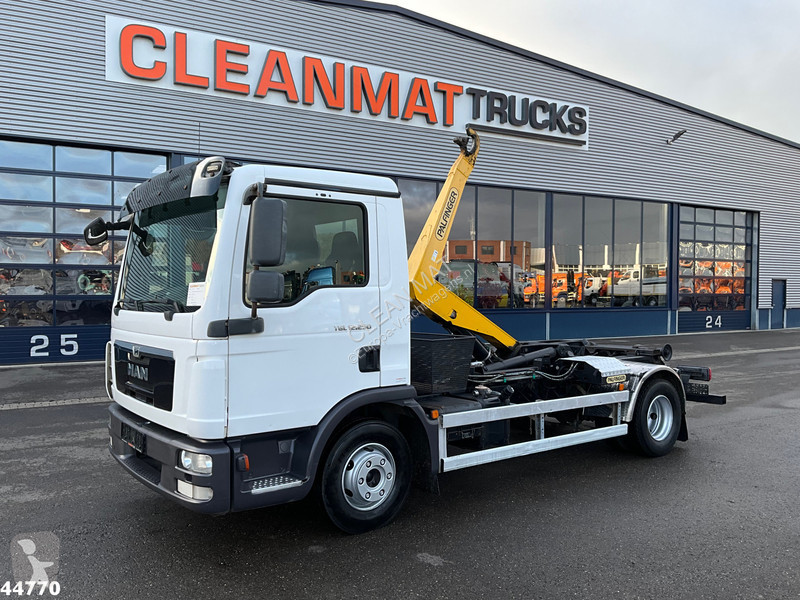 Lastbil MAN 12.250 Palfinger haakarmsysteem