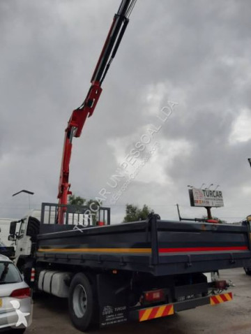 Camión trilateral Volvo
