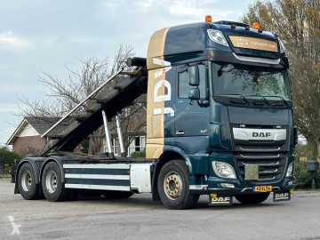 Camion porte containers DAF