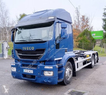 Camión portacontenedor de gancho Iveco