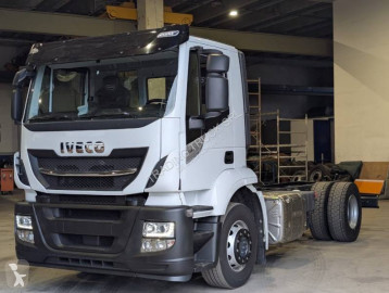Camión chasis Iveco
