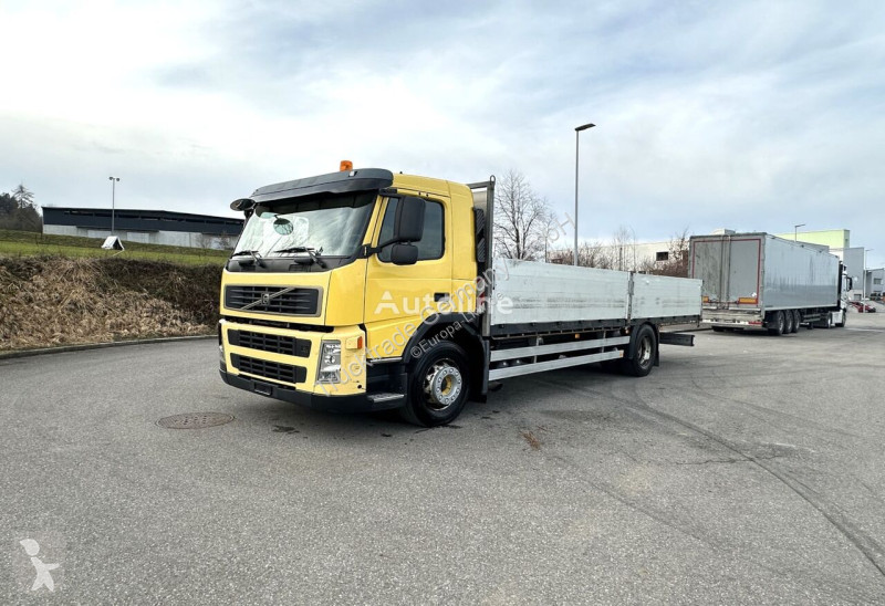Camión Volvo -340 4×2 Brücke