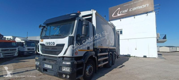 Camión volquete para residuos domésticos Iveco