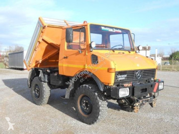 Camion tri-benne Mercedes