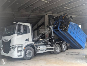Camión portacontenedor de gancho Iveco nuevo