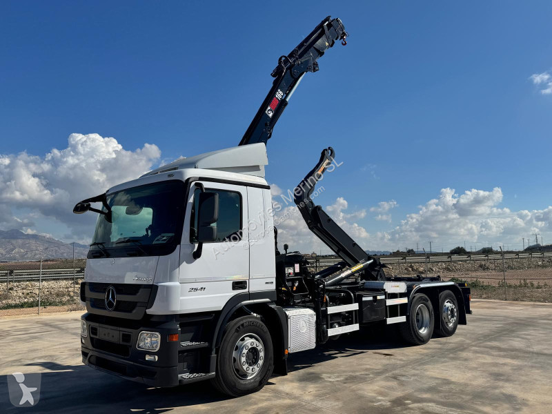 Camion Mercedes ACTROS 2541