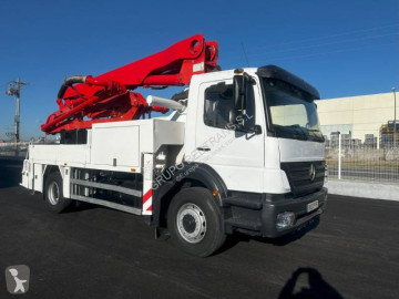 Camion pompe à béton Mercedes