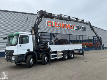 Camion grue Mercedes