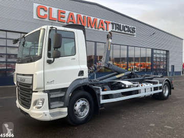 Camion polybenne DAF