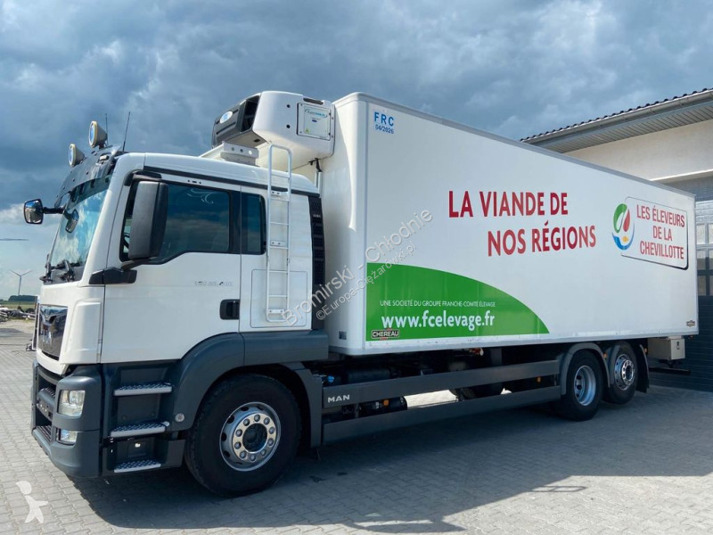 Camion MAN 26.400 FLEISCH-ROHRBAHNEN/MEAT CHEREAU
