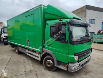 Camion fourgon Mercedes