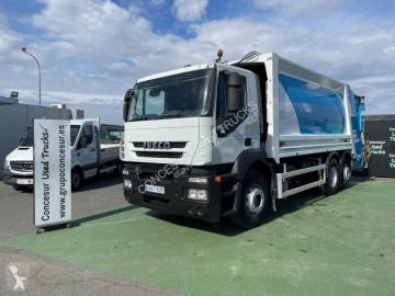Camión volquete para residuos domésticos Iveco