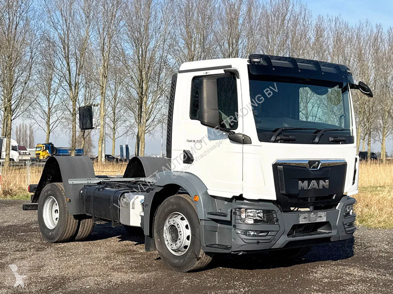 Lastbil MAN 18.250 BB CH Chassis Cabin (RHD)