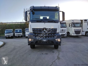 Camión chasis Mercedes nuevo