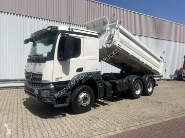 Kamion trojitá korba Mercedes