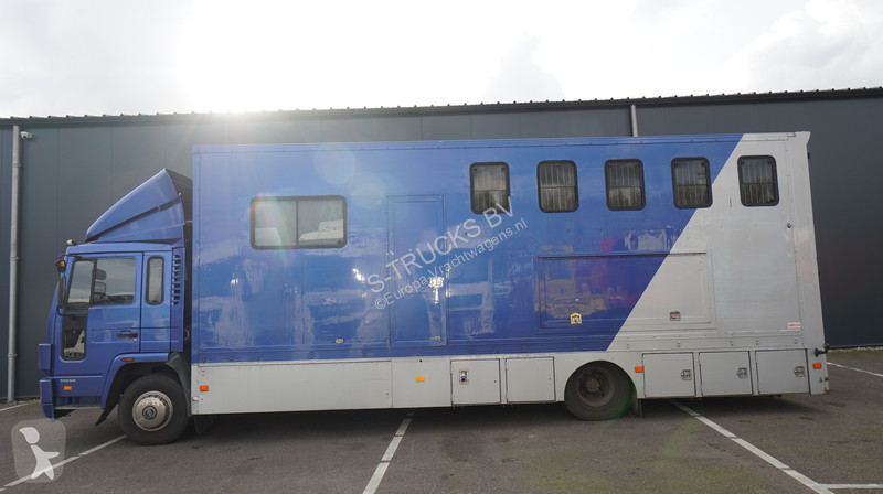 Camion Volvo FL 6-9 HORSE TRANSPORT 341.000KM...